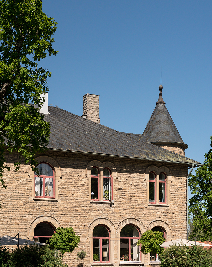 Upplev kultur nära Örebro – hyr rum i Kumla och ha sevärdheter som Örebro Slott och Konst på Hög runt hörnet.
